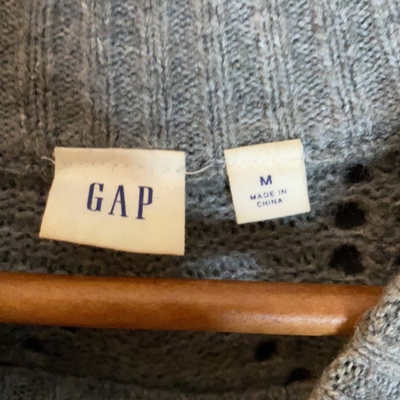 GAP Gray Pointelle Crew Neck Sweater - Picture 4 of 5